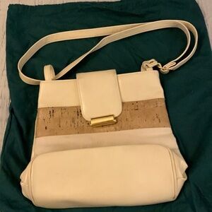 Cork Detailed shoulder bag
